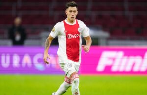 Manchester United to sign Ajax defender Lisandro Martinez Manchester United to sign Ajax defender Lisandro Martinez